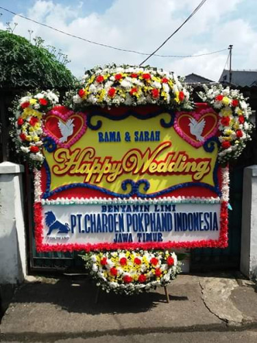Karangan Bunga Pernikahan kalampangan